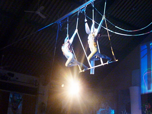 200911 394　クラブメッドカビラで見たG.Oによる夜のショー