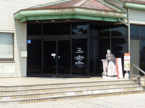 P1080786.　鞆の浦歴史民俗資料館は月曜は休みだった