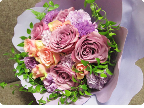 201200315-1　母の日にプレゼントしたくなる、日比谷花壇の美しい花束